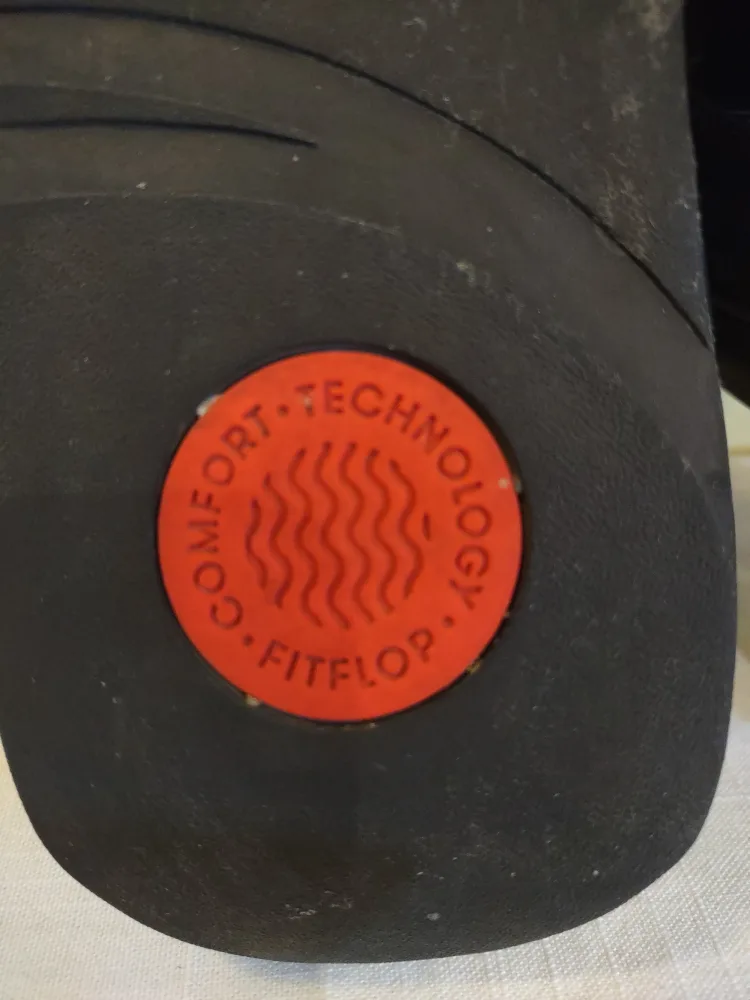 Fitflop Black Flip Flops - US 9 image indicator(5)