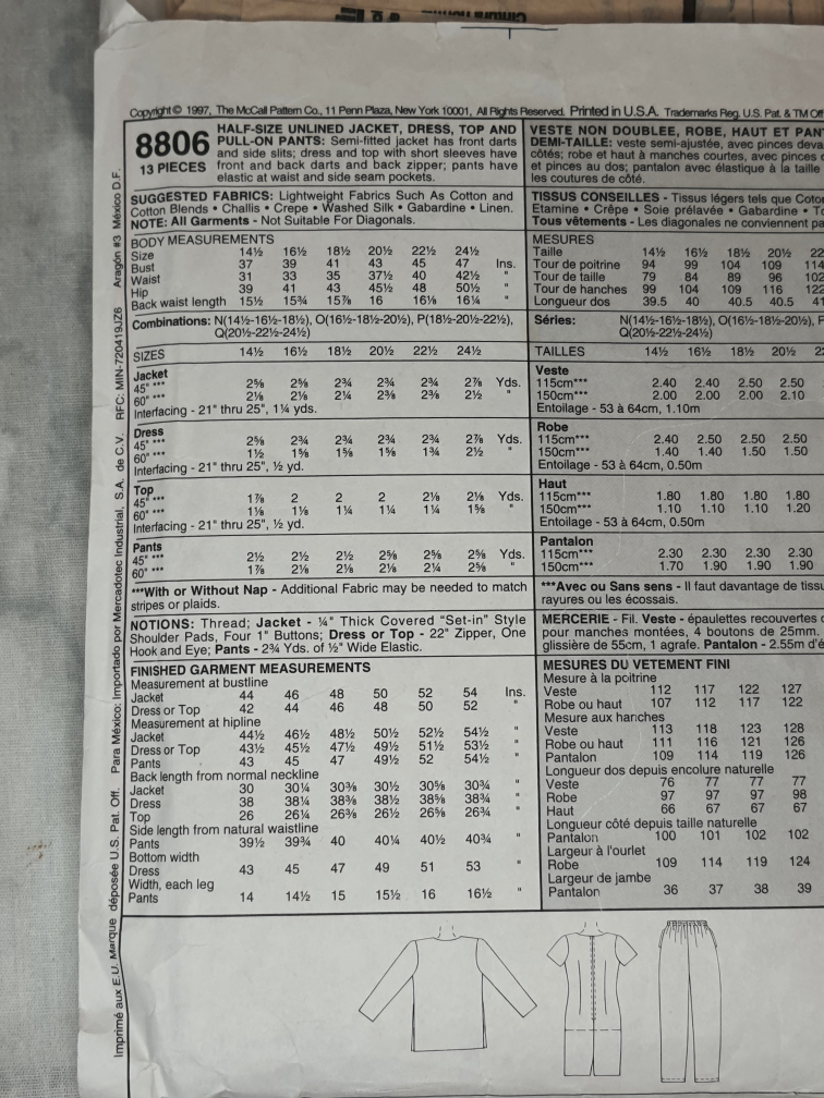 McCall's Sewing Pattern 8806, Size Q (20½-22½) - photo 2