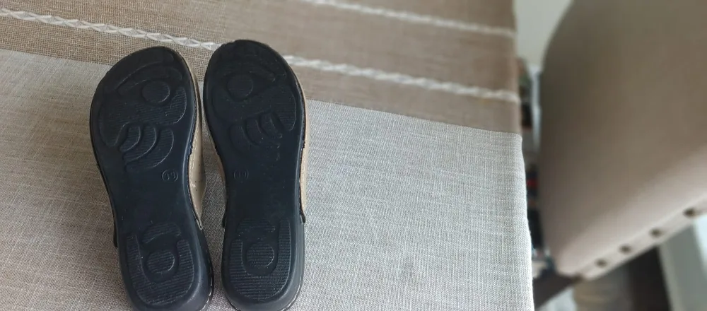 New womens Beige Leather Mules Size 8 image indicator(3)