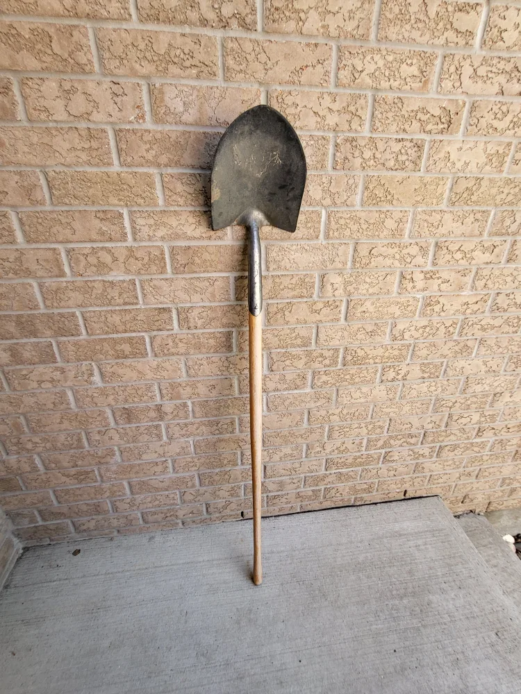 Garden Shovel thumbnail