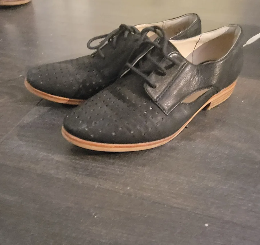 Hand Made, Real Leather Black Oxfords thumbnail