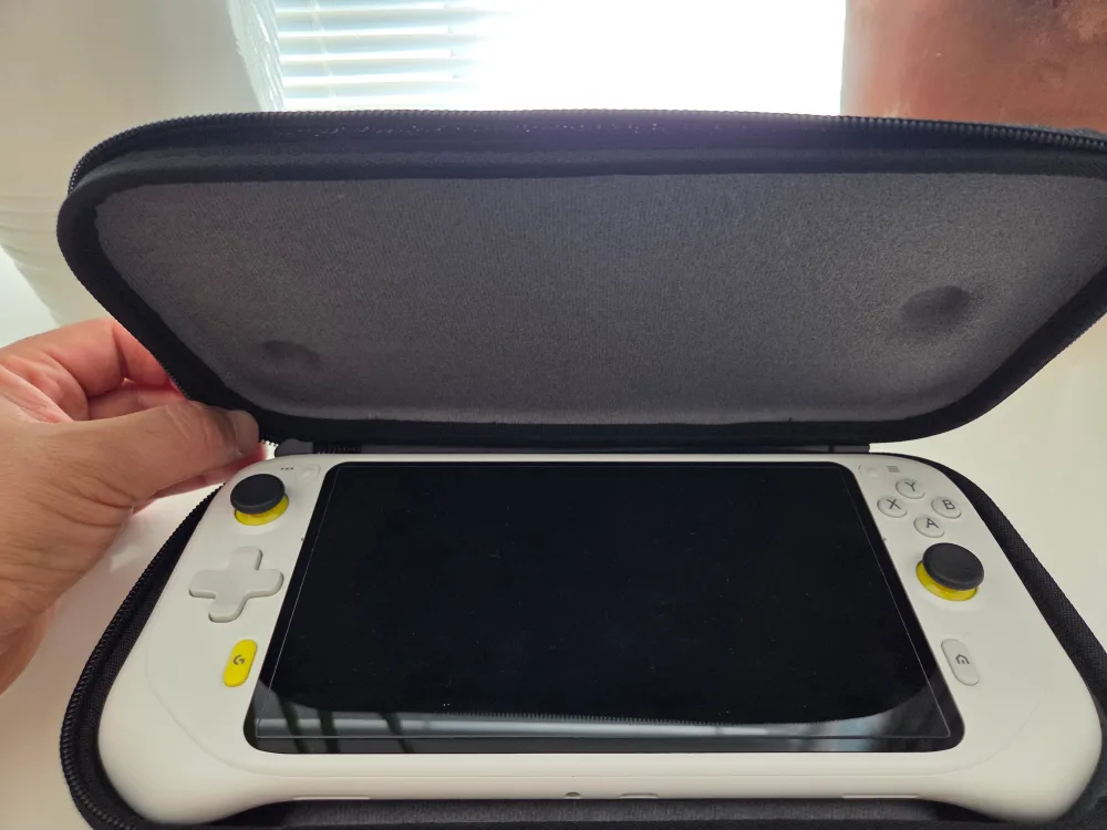 Logitech G Cloud Gaming Handheld Console thumbnail