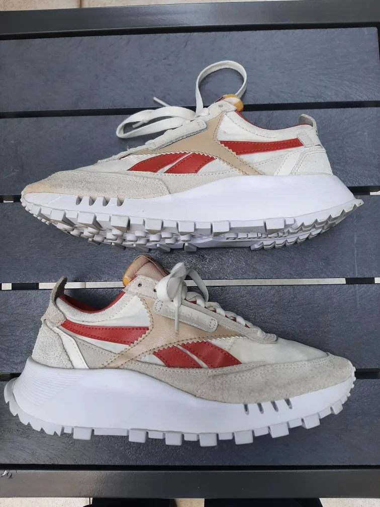 Reebok Classic White/Red Sneakers thumbnail