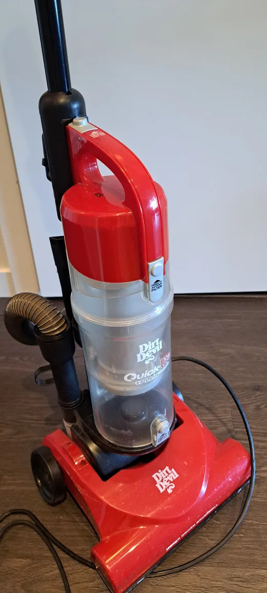 Dirt Devil Quick Lite Upright Vacuum thumbnail