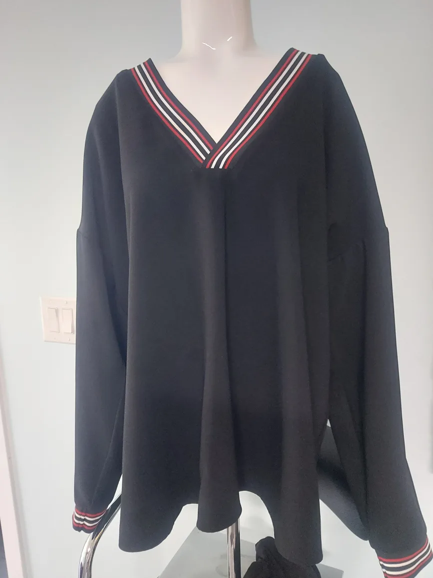 Black V-Neck Long Sleeve Top thumbnail