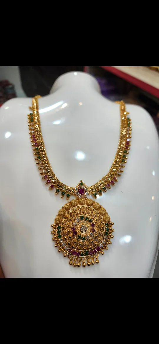 BNWOT Gold plated  Necklace with Gemstones 🇨🇦 thumbnail