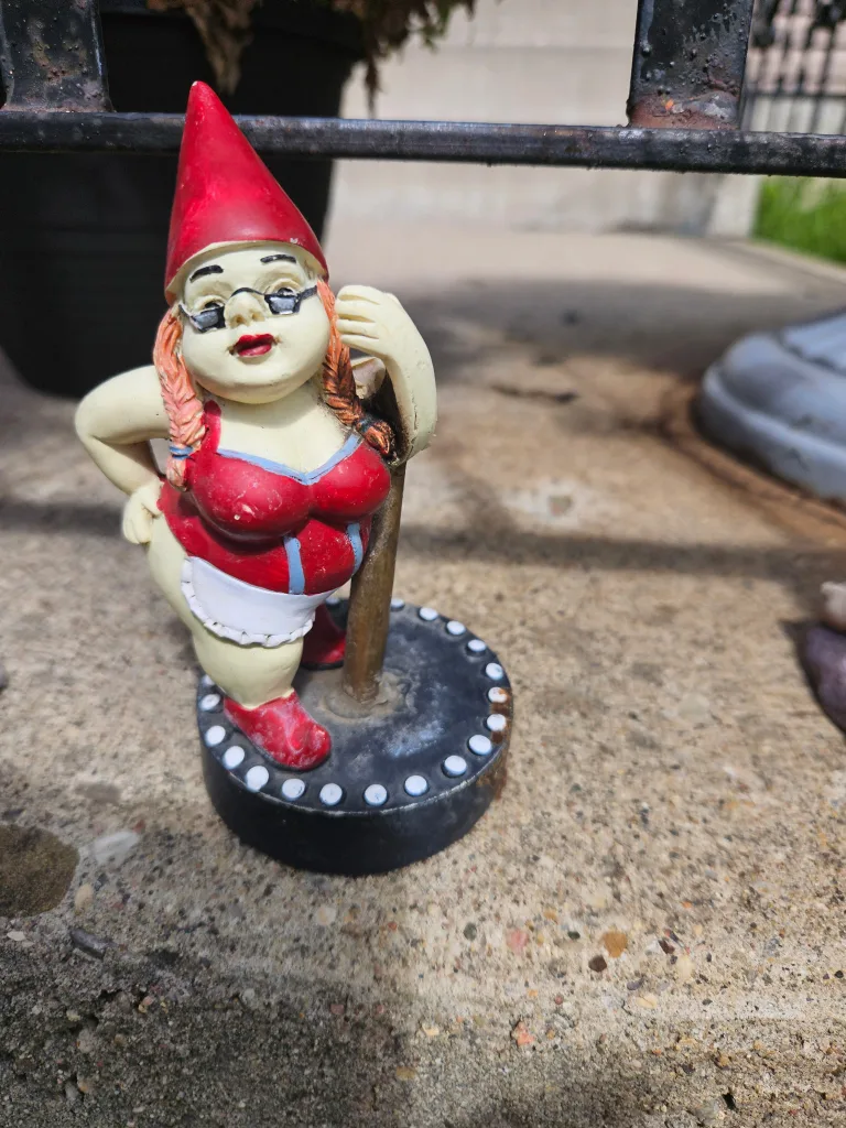 hilarious garden gnome set thumbnail