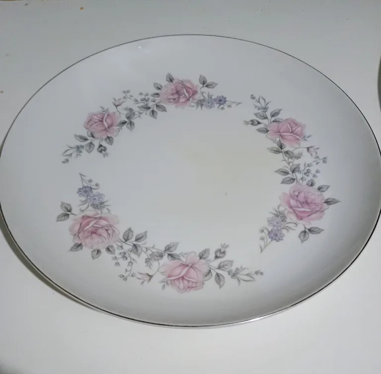 Vintage Royal Albert Rose Romance Serving Dishes image indicator(2)