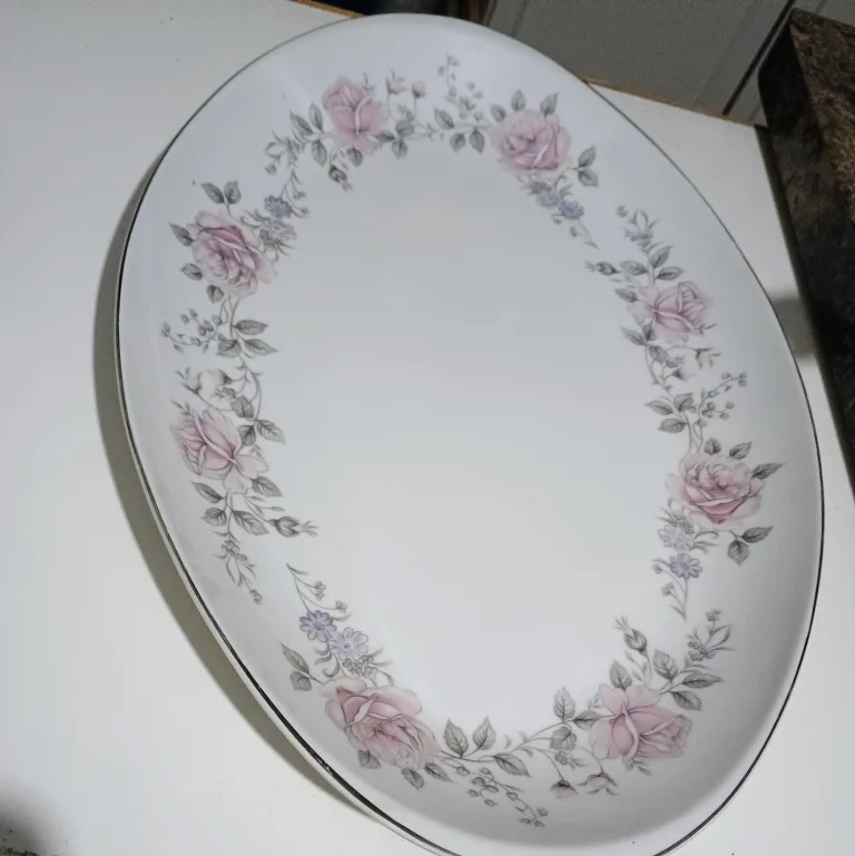 Vintage Royal Albert Rose Romance Serving Dishes image indicator(3)