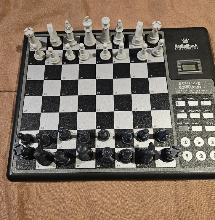 Chess set with Computer player. thumbnail