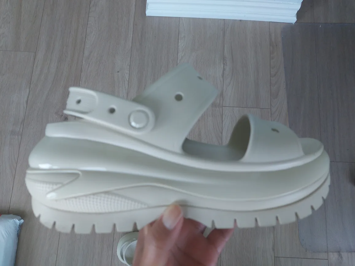 Last chance Crocs Mega Crush Sandal - Bone Colour Size 9 🇨🇦 image indicator(3)