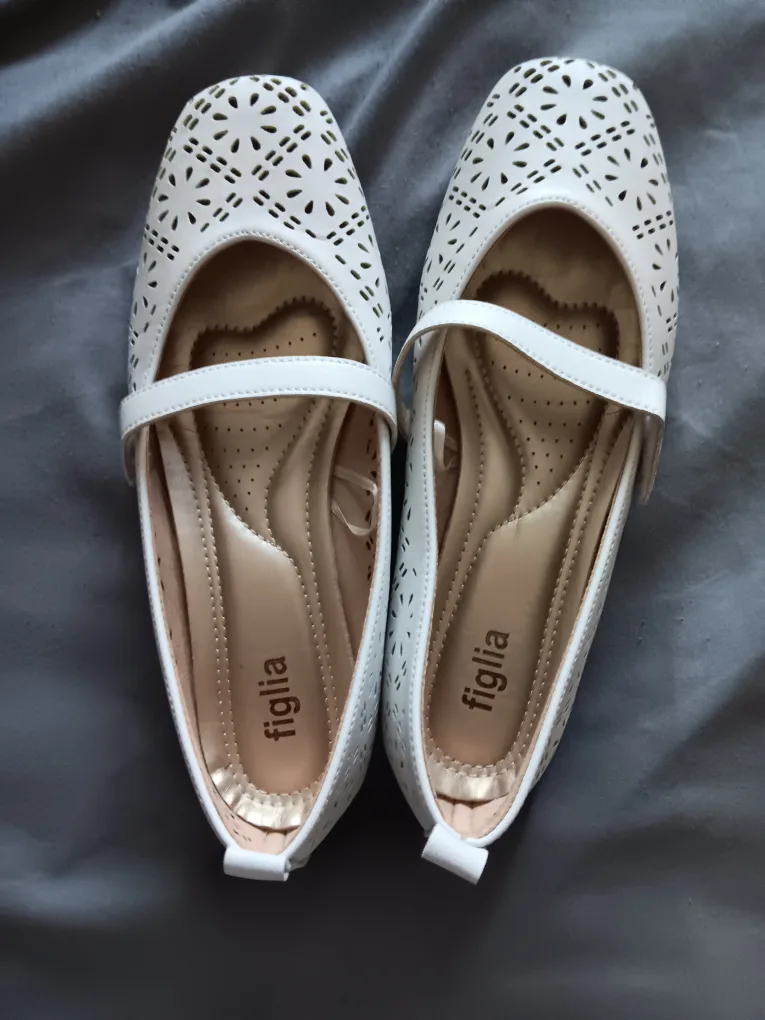 Figlia White Ballet Flats thumbnail