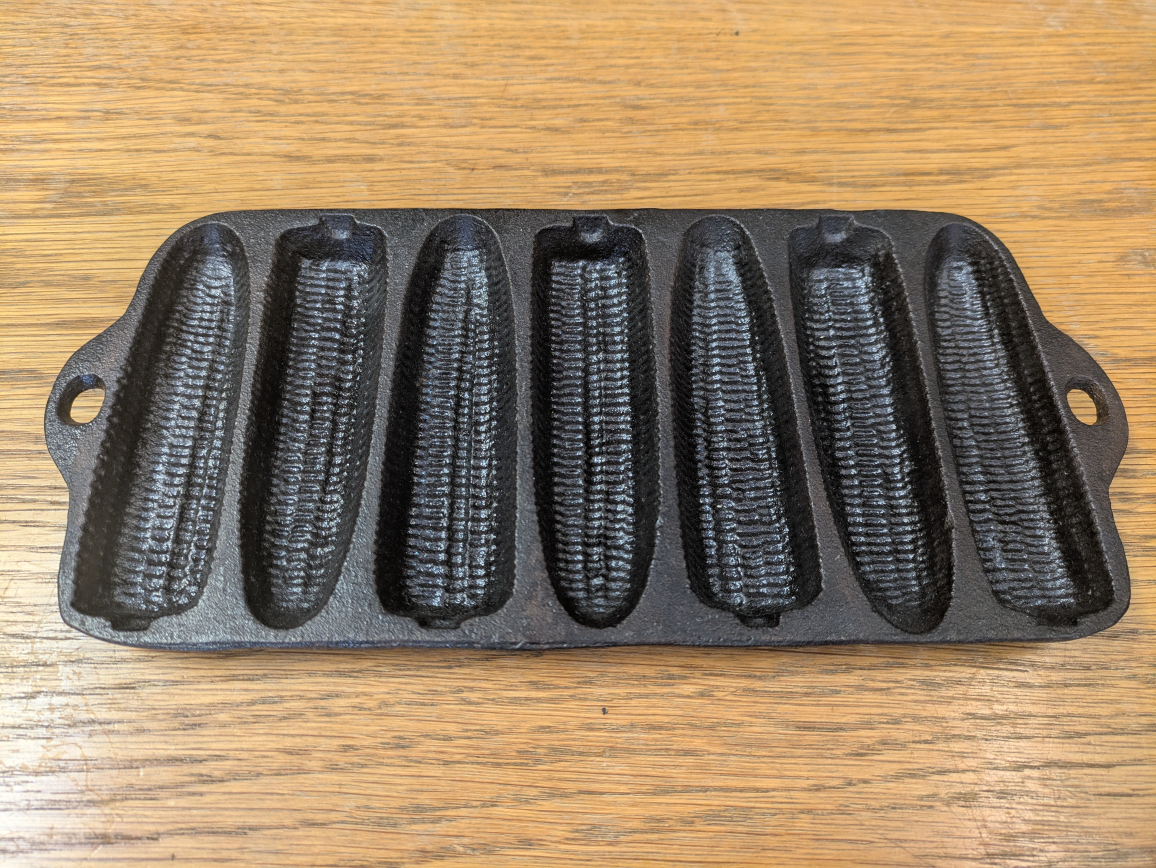Unmarked Wagner corn stick pan