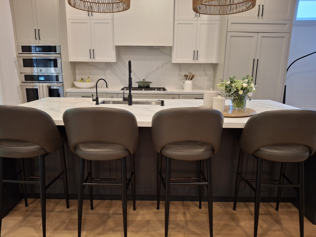 Set of 4 Grey Bar Stools Leather