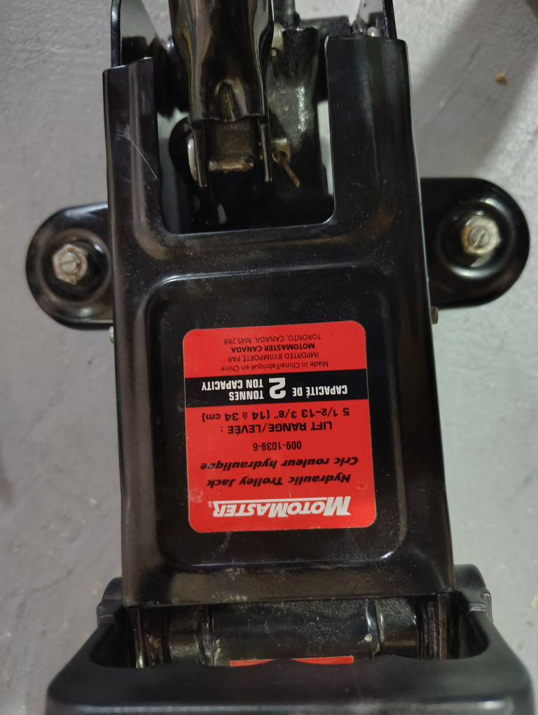 MotoMaster 2-Ton Hydraulic Trolley Jack - photo 5