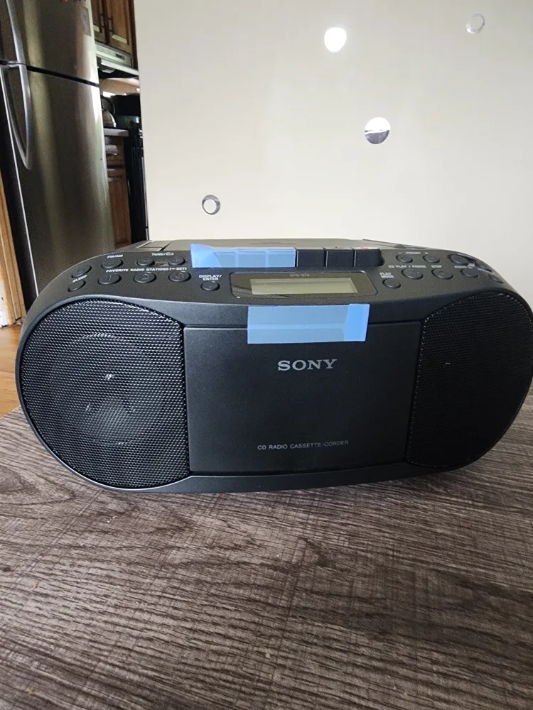 Sony CFD-S70 CD Radio Cassette Recorder thumbnail