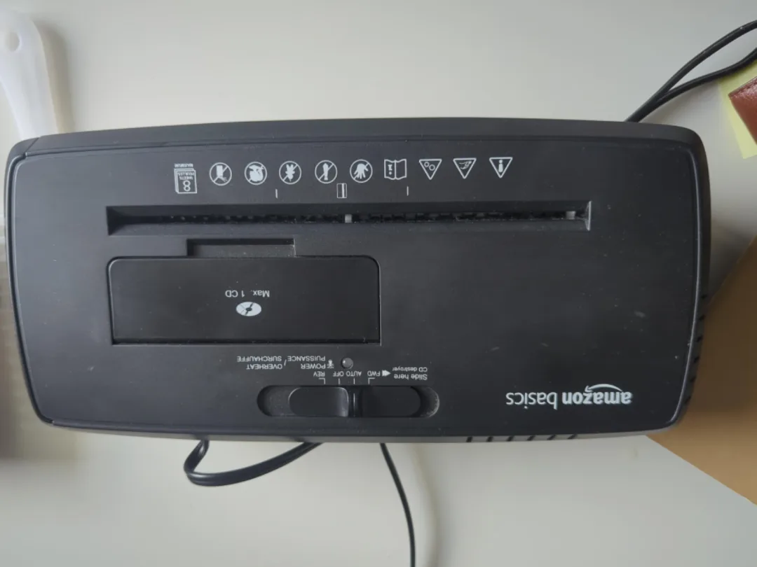 AmazonBasics 8-Sheet Cross-Cut Shredder thumbnail