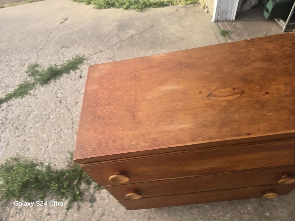 Vintage Wooden 3-Drawer Dresser - photo 2