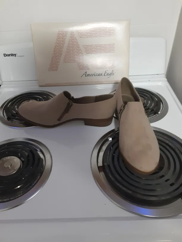 American Eagle Beige Booties - Size 8 thumbnail