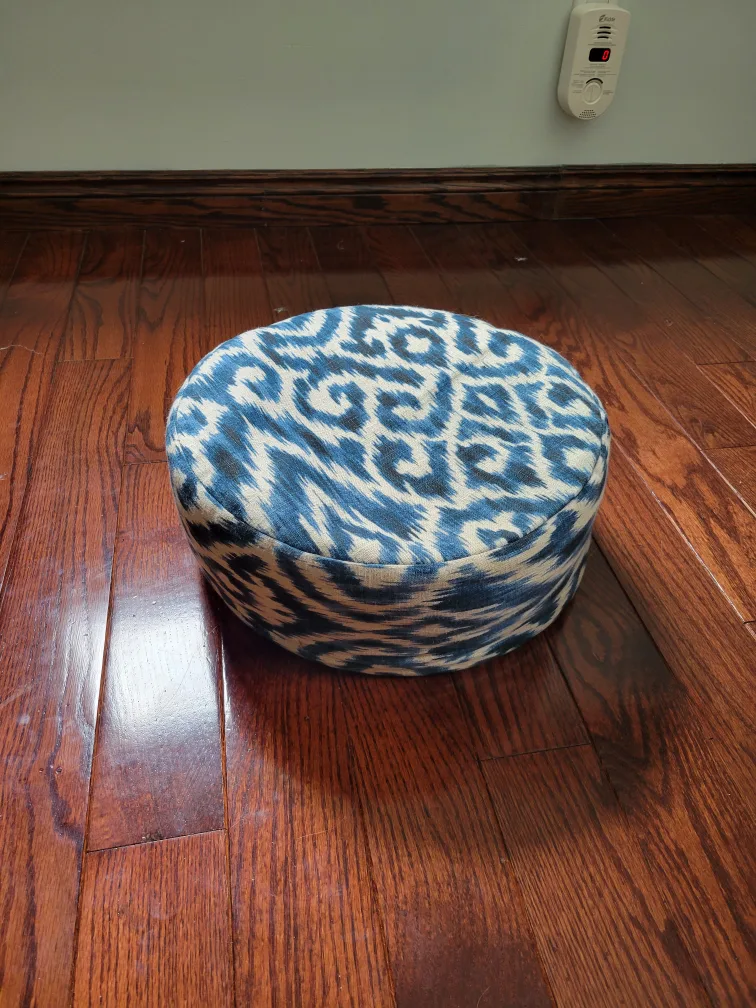 Halfmoon Meditation Pillow thumbnail