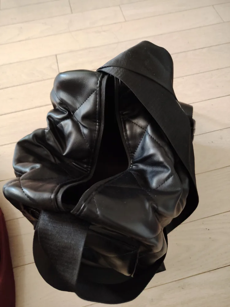 Black Quilted Sling Bag image indicator(2)