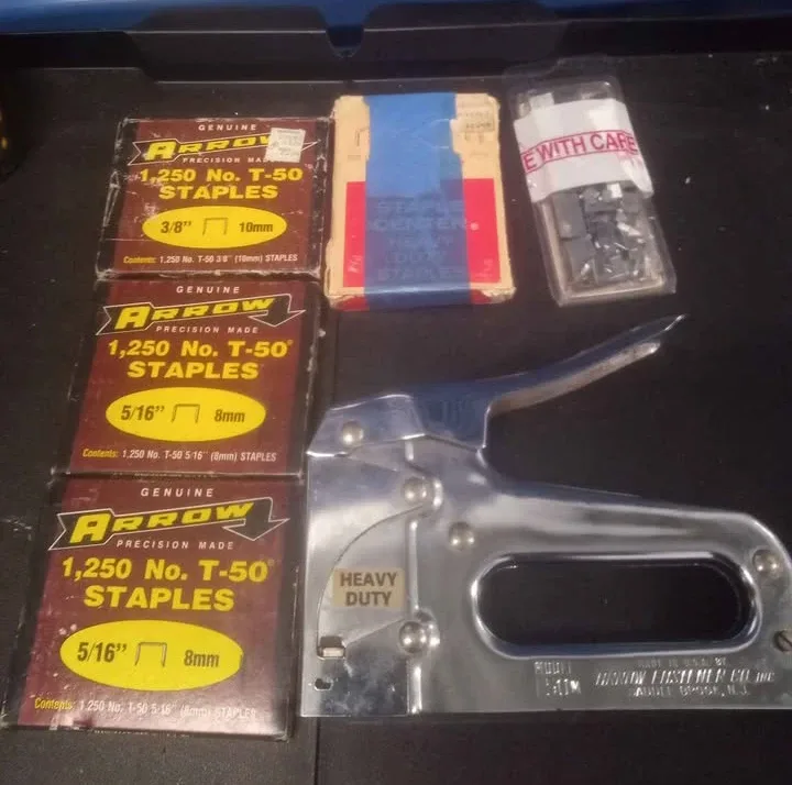 Arrow T-50M Heavy Duty Staple Gun + Staples thumbnail