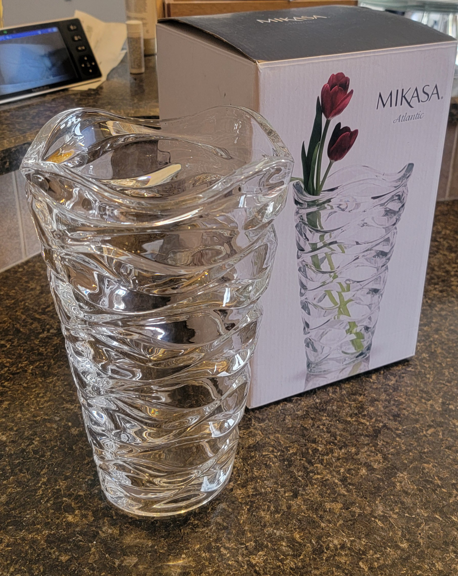 Mikasa Atlantic Vase - Like New in Box