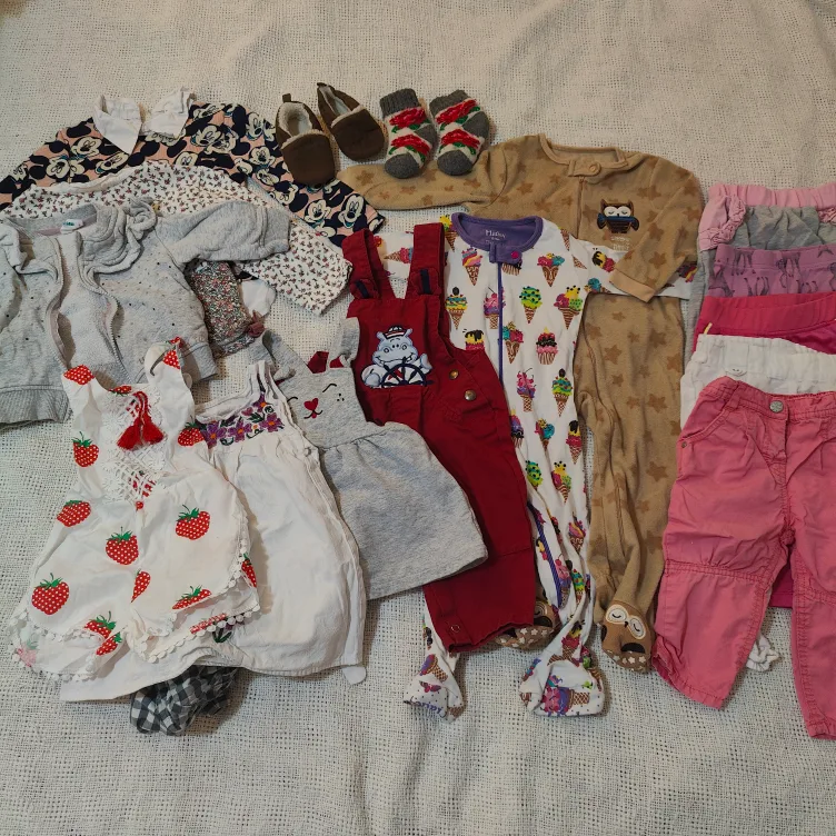 Bundle of 12-18 month old girl clothes thumbnail