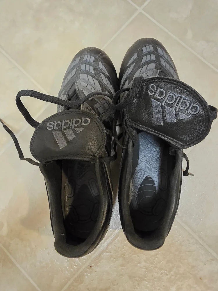 Adidas Predator Accelerator Soccer Cleats - US 10.5 image indicator(2)