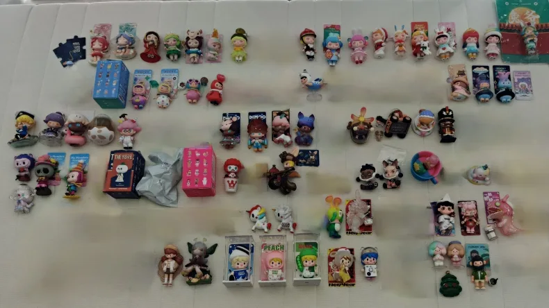 Pop Mart blind box figures image indicator(6)