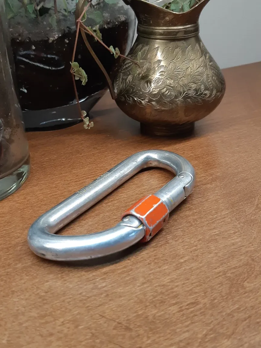 Bonaiti Carabiner image indicator(9)
