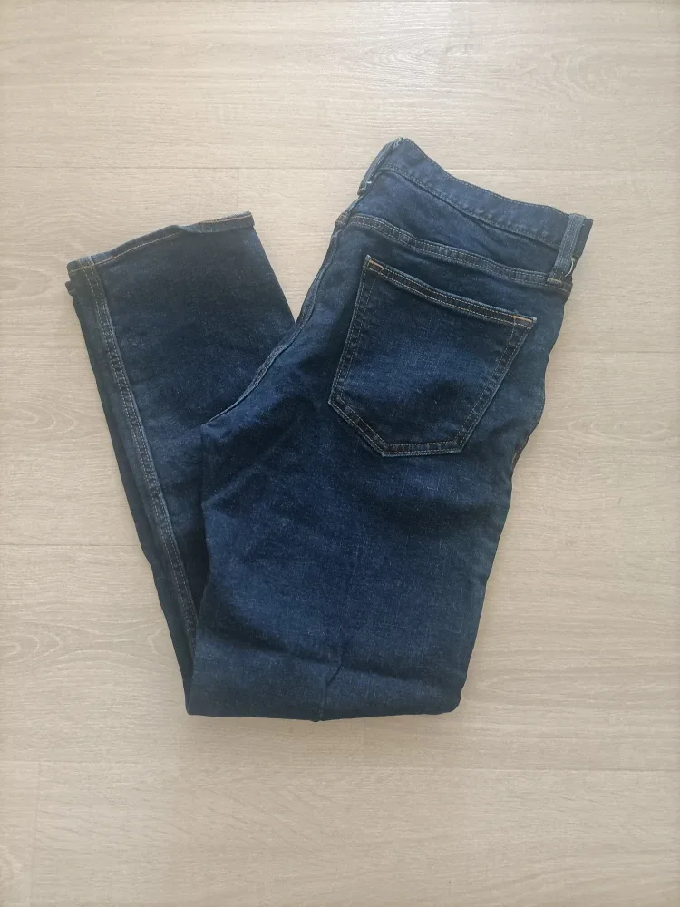 Women's Old Navy Slim Built-In Flex Jeans 33x30 image indicator(3)