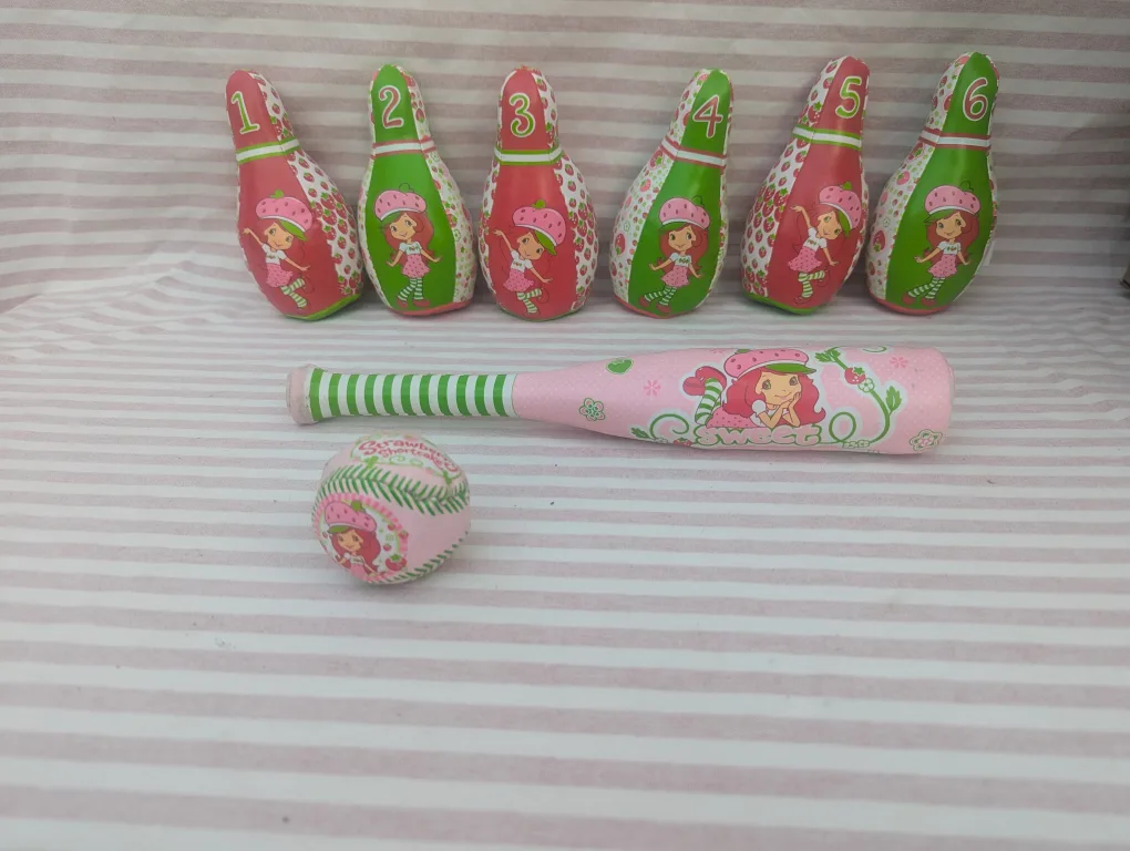 Strawberry Shortcake Bowling Set thumbnail