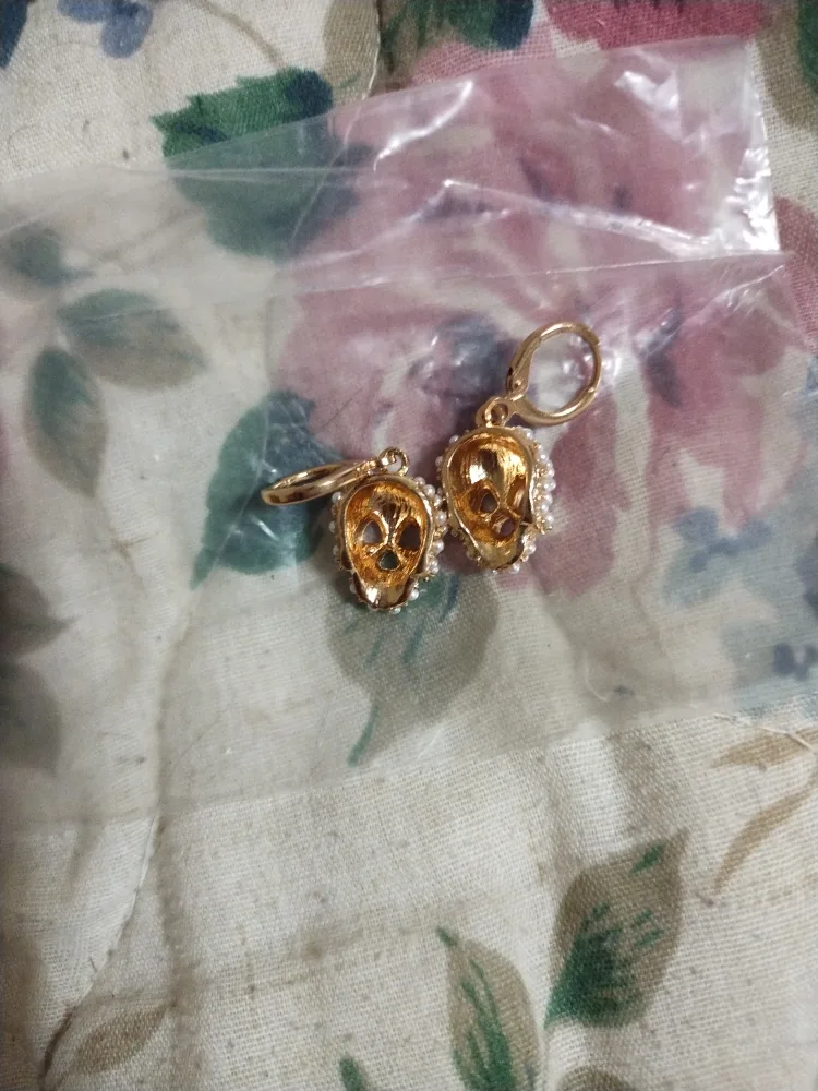 Skull Earrings - Gold Tone image indicator(3)