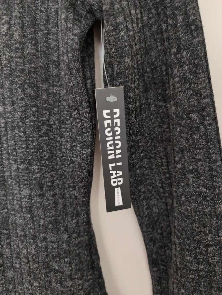 🇨🇦Design Lab Lord & Taylor Bodysuit - Size L image indicator(2)