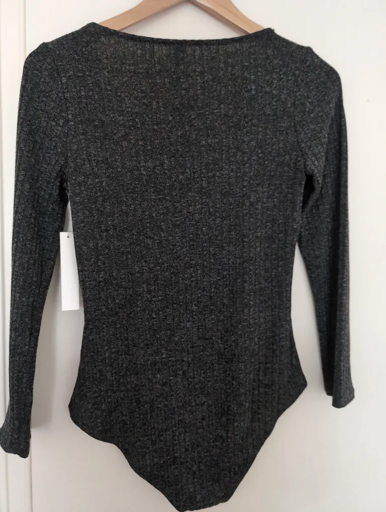 🇨🇦Design Lab Lord & Taylor Bodysuit - Size L image indicator(5)