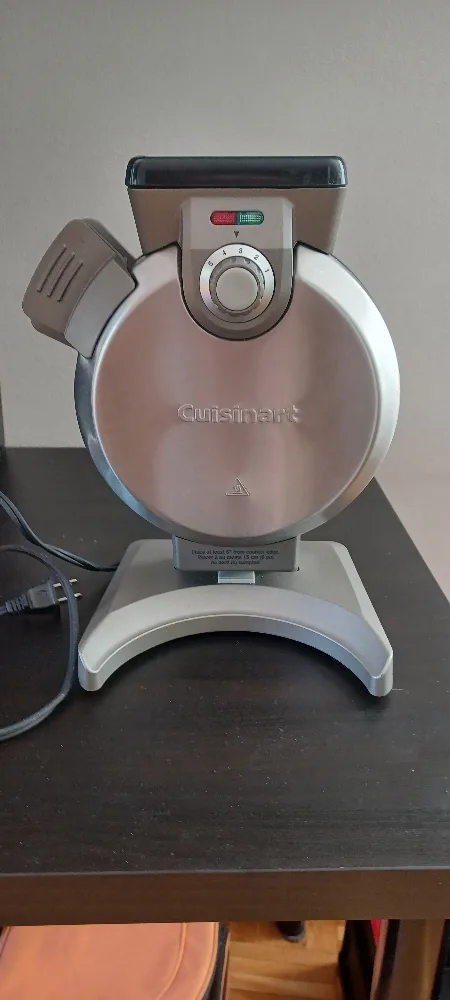 Cuisinart Round Classic Waffle Maker thumbnail