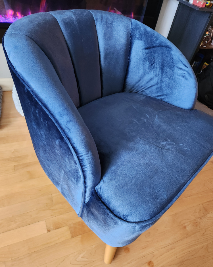Blue velvet barrel chair - photo 3