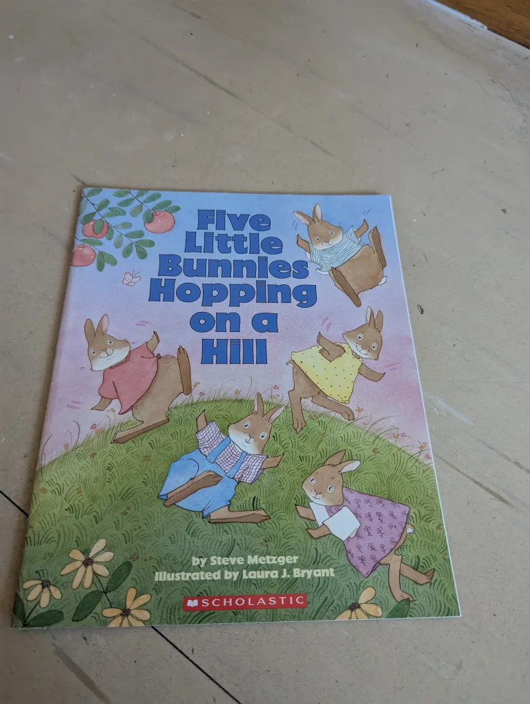 Five Little Bunnies Hopping on a Hill - Kids Book thumbnail