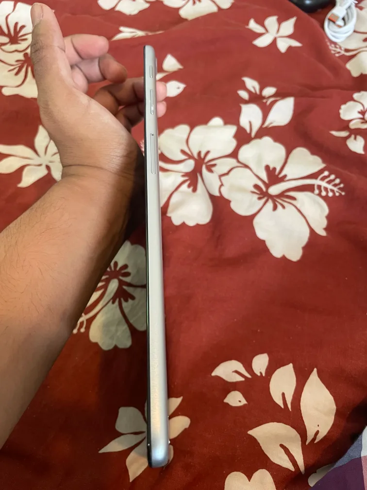 Samsung Galaxy Tab A 10.1 (2019) - 32 GB - Silver (Read Desc) image indicator(5)