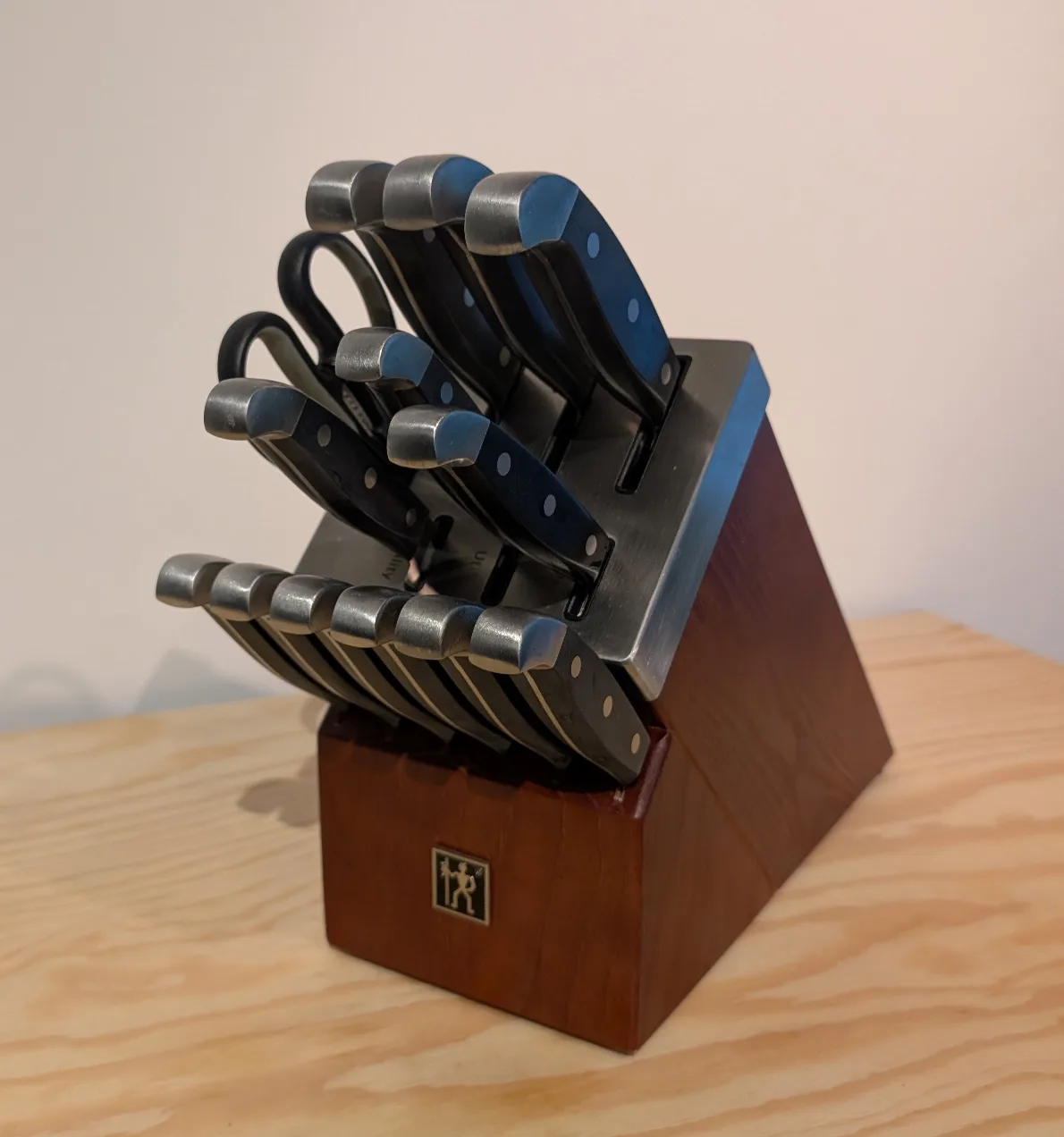 Henckels Statement 14 Piece Self-Sharpening Knife Block thumbnail