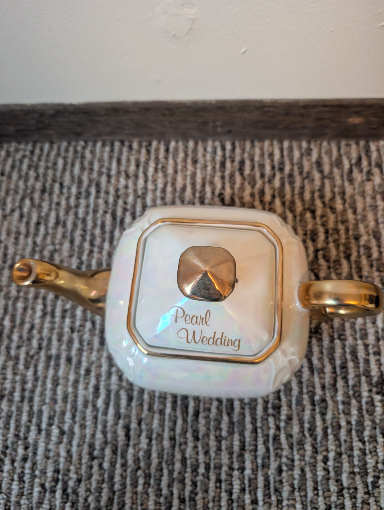 22k Pearl Wedding Teapot - photo 2
