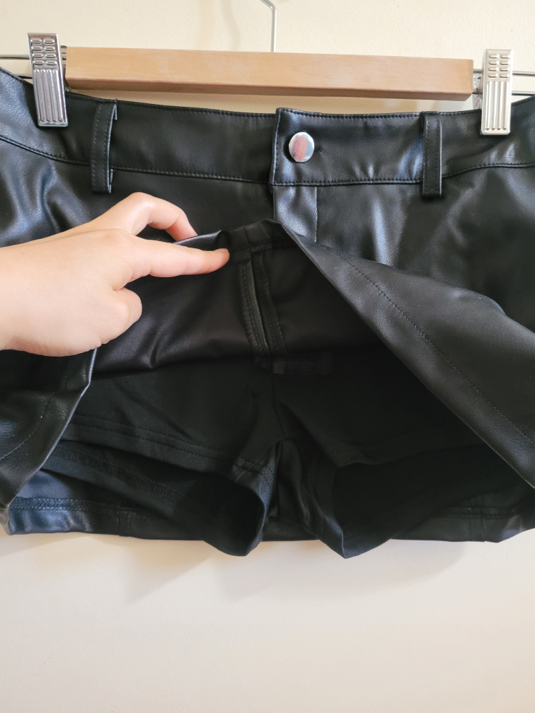 BRAND NEW Edikted Black Faux Leather Skort - Size Small - photo 2