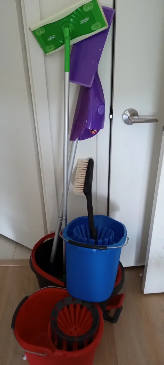 New cleaning stuffs $20. thumbnail
