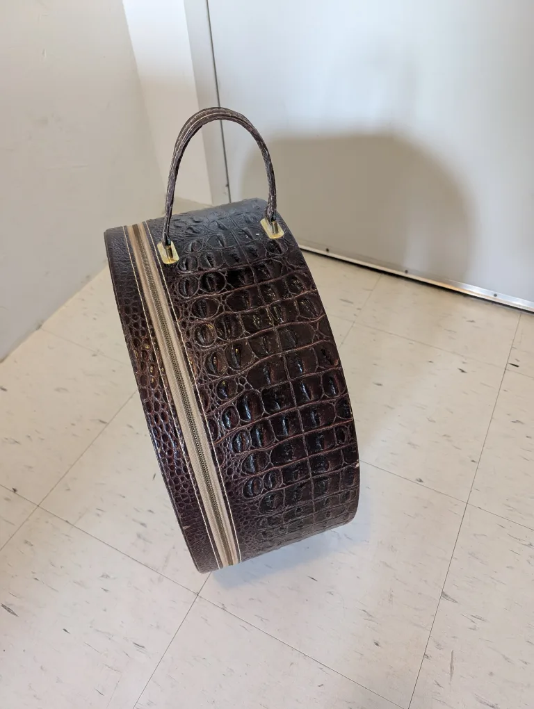 Vintage Brown Croc-Embossed Hat Box image indicator(5)