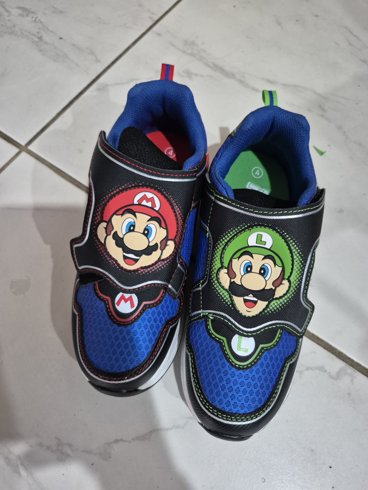Super Mario & Luigi Kids' Shoes - Size 4 - photo 2