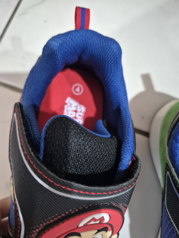 Super Mario & Luigi Kids' Shoes - Size 4 - photo 4