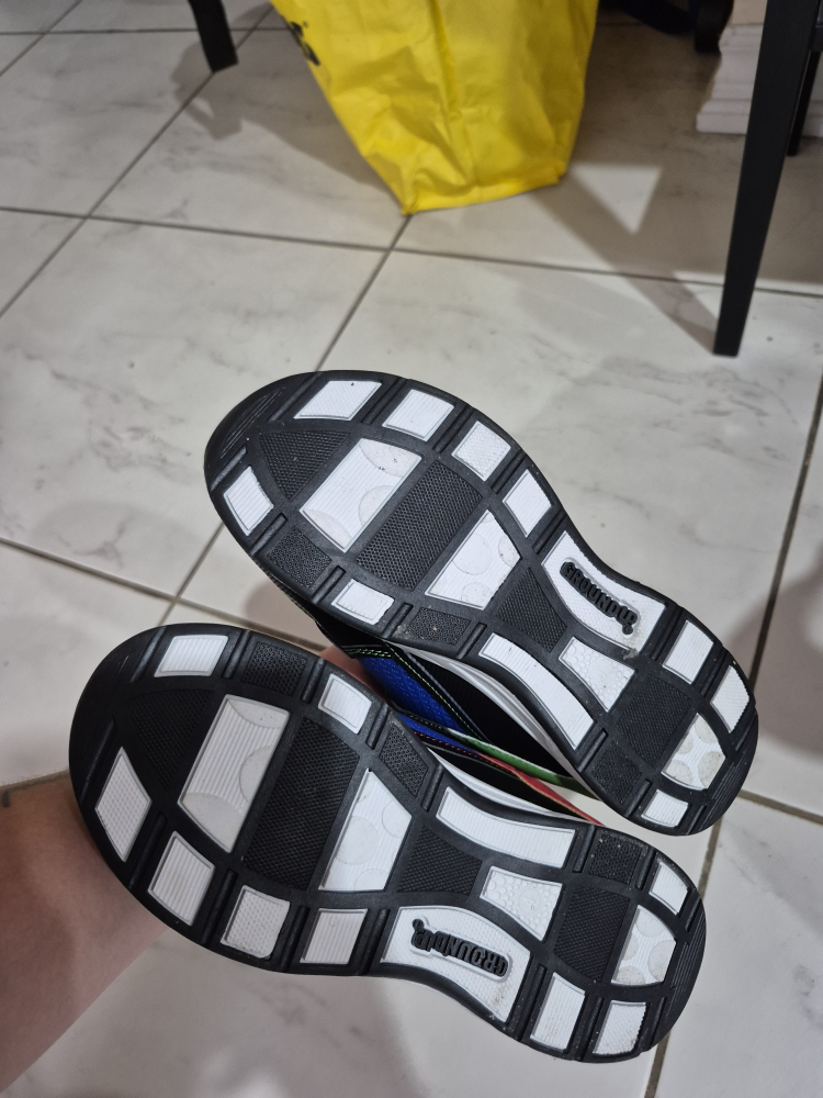 Super Mario & Luigi Kids' Shoes - Size 4 - photo 5