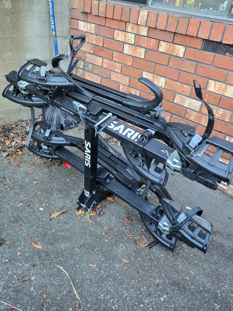Saris SuperClamp EX 4 hitch rack thumbnail