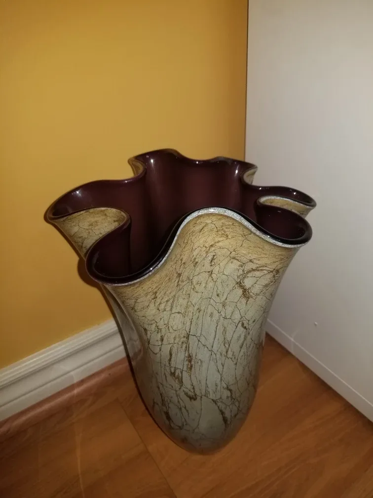 Decorative Beige and Brown Vase image indicator(6)